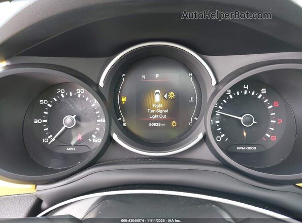 ZFBNFADH0KZ042437 2019 FIAT 500L Желтый Вид задних сидений