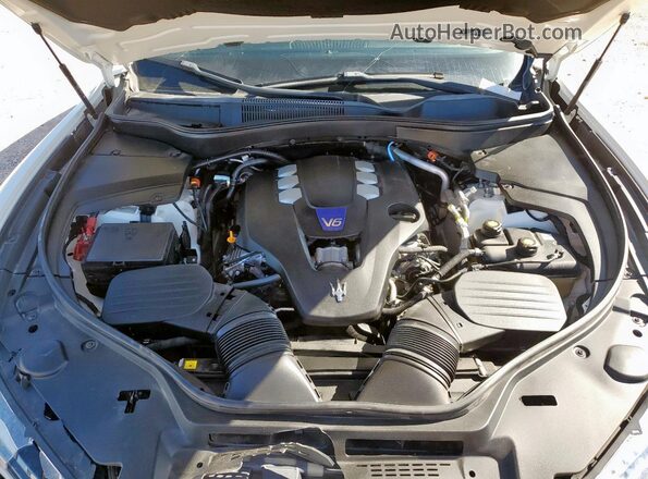 ZN661YUAXMX359666 2021 MASERATI LEVANTE Белый Вид задней части салона