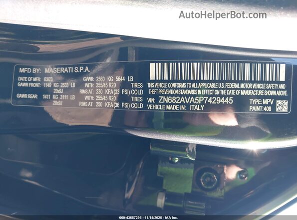 ZN682AVA5P7429445 2023 MASERATI GRECALE Black Vista del compartimento del motor