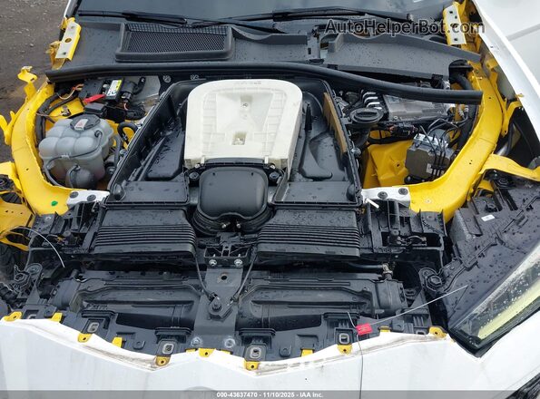 ZPBUA1ZL8KLA01117 2019 LAMBORGHINI URUS White Widok z tyłu