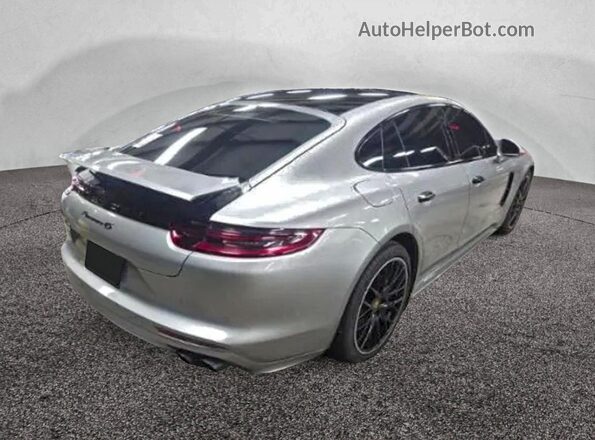 WP0AB2A73JL134653 2018 PORSCHE PANAMERA Серебряный Вид спереди