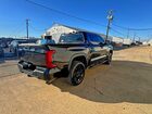 2025 Toyota Tundra Crewmax Sr Черный vin: 5TFLA5DBXSX329270
