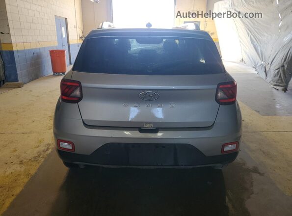 KMHRC8A32RU331766 2024 HYUNDAI VENUE Gray Front interior view