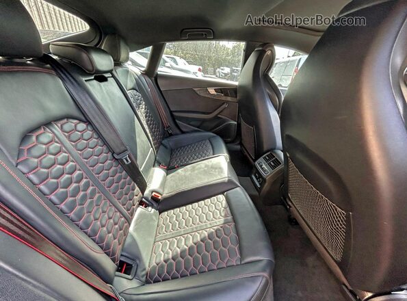 WUAAWCF52RA900688 2024 AUDI RS5 Красный Вид салона спереди