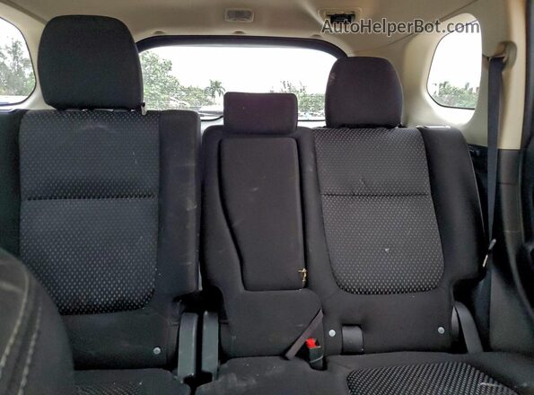 JA4AD3A34HZ060951 2017 MITSUBISHI OUTLANDER Red Rear interior view