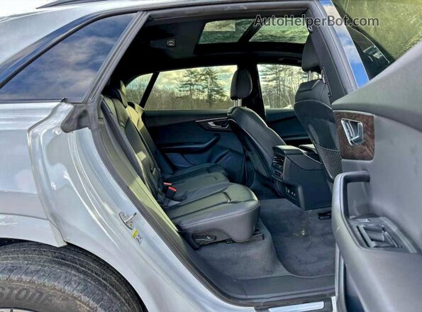 WA1AVAF10LD017366 2020 AUDI Q8 Белый Вид щитка приборов