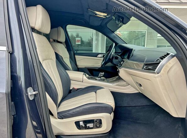 5UXCW2C51KL081198 2019 BMW X7 Серый Вид спереди