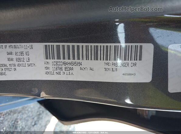 1C3CCCAB4HN505094 2017 CHRYSLER 200 Серый Вид подкапотного пространства