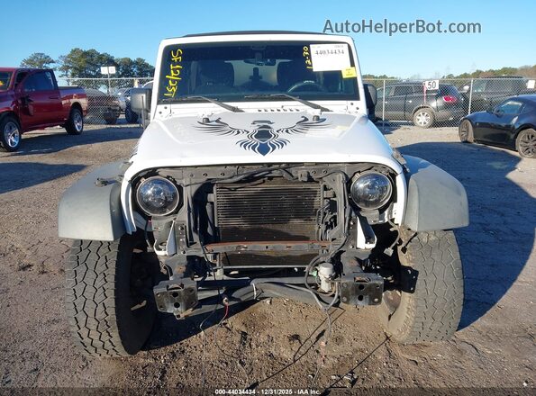 1C4BJWDG5GL286937 2016 JEEP WRANGLER UNLIMITED White Front view