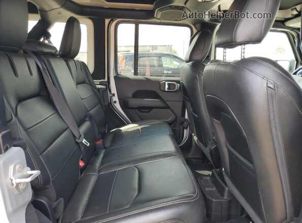 1C4JJXP6XPW662308 2023 JEEP WRANGLER Серебряный Вид задней части салона