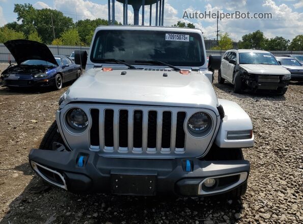 1C4JJXP6XPW662308 2023 JEEP WRANGLER Серебряный Вид спереди