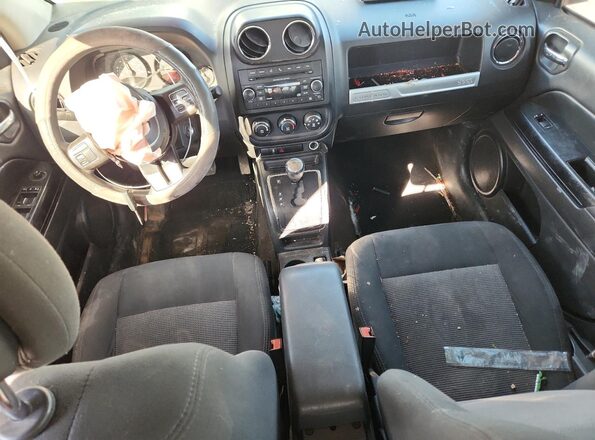 1C4NJCBA8GD641328 2016 JEEP COMPASS Серый Вид панели приборов