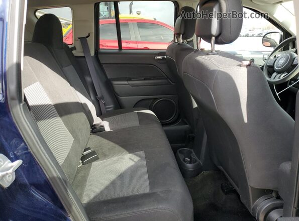 1C4NJDBB9GD686521 2016 JEEP COMPASS Blue Widok wnętrza z tyłu
