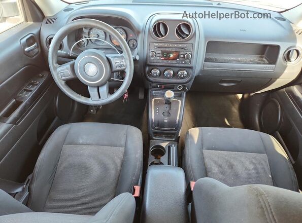 1C4NJPBA1GD693309 2016 JEEP PATRIOT Серый Вид панели приборов