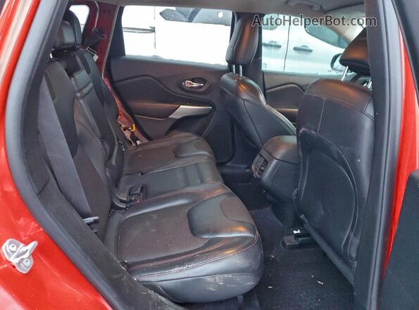 1C4PJMBS0HW584121 2017 JEEP CHEROKEE Красный Вид задних сидений