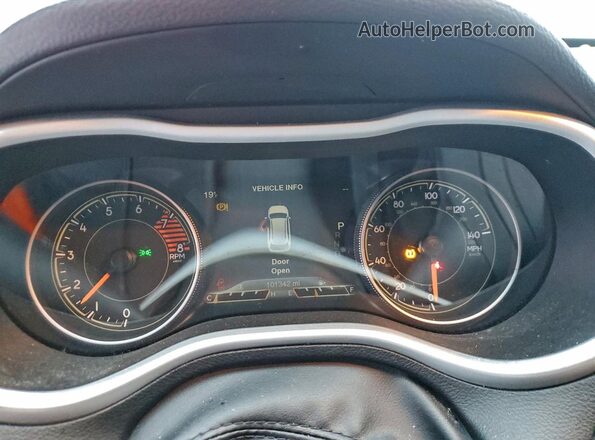 1C4PJMBS0HW584121 2017 JEEP CHEROKEE Красный Вид щитка приборов
