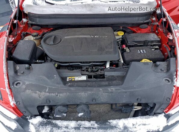 1C4PJMBS0HW584121 2017 JEEP CHEROKEE Красный Вид задней части салона