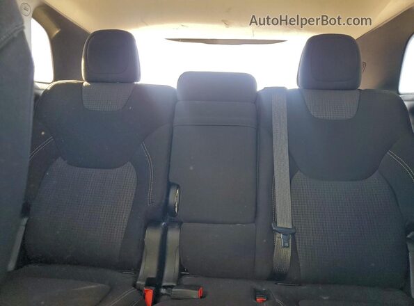 1C4PJMCS0HW506095 2017 JEEP CHEROKEE White Հետևի նստատեղերի տեսք