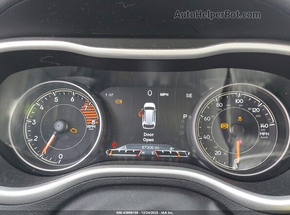 1C4PJMDS3HW545505 2017 JEEP CHEROKEE White Widok tylnych siedzeń