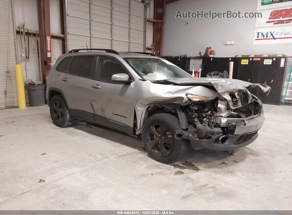 1C4PJMDS8HW620568 2017 JEEP CHEROKEE Серебряный Передняя правая четверть
