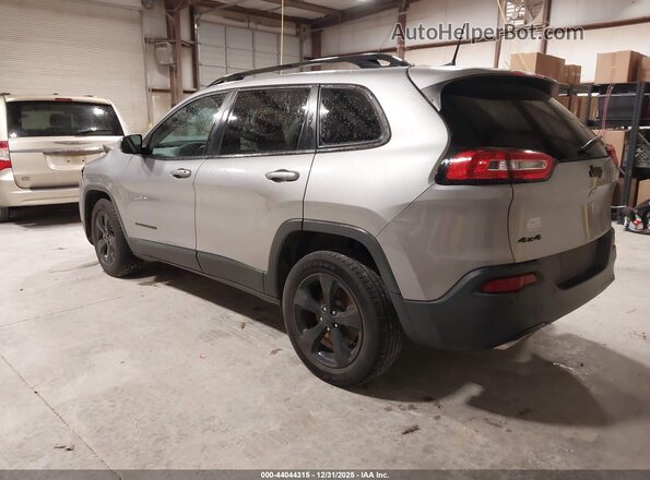 1C4PJMDS8HW620568 2017 JEEP CHEROKEE Серебряный Задняя левая четверть