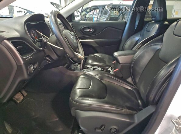 1C4PJMLB4LD602672 2020 JEEP CHEROKEE Белый Вид салона спереди