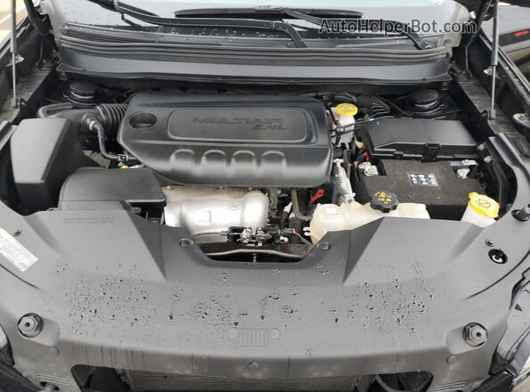 1C4PJMLB4LD636174 2020 JEEP CHEROKEE Черный Вид задней части салона