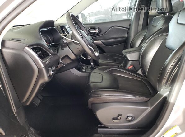 1C4PJMLB5LD602518 2020 JEEP CHEROKEE Серебряный Вид салона спереди