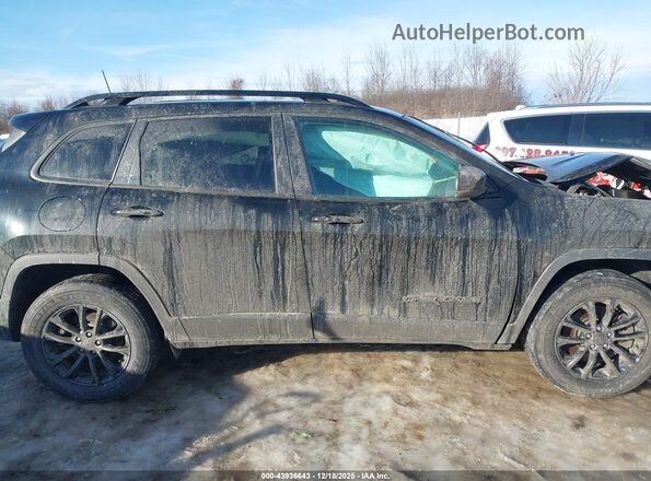 1C4PJMMB0PD106949 2023 JEEP CHEROKEE Черный Вид задней части салона