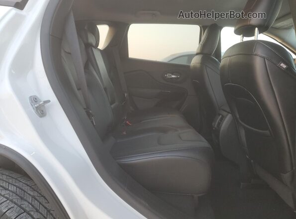 1C4PJMMB8PD111090 2023 JEEP CHEROKEE White Widok wnętrza z tyłu