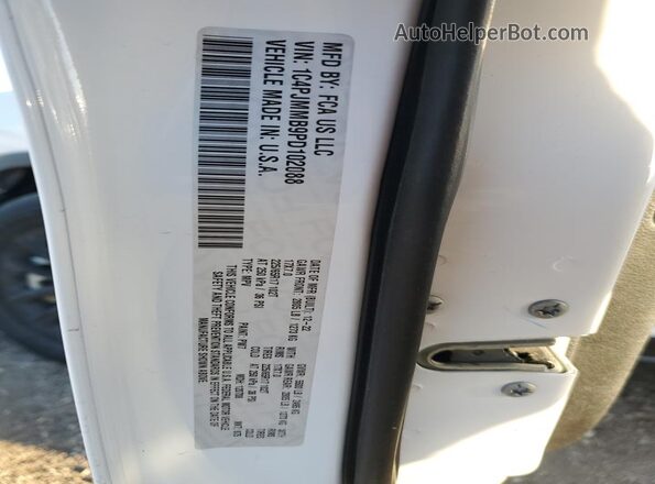 1C4PJMMB9PD102088 2023 JEEP CHEROKEE White Widok naklejki z numerem VIN
