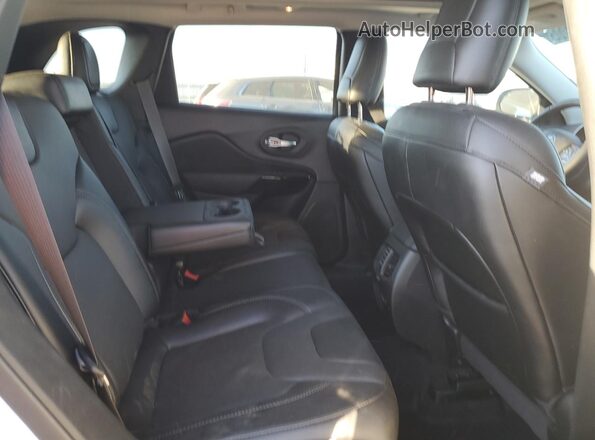 1C4PJMMB9PD102088 2023 JEEP CHEROKEE White Widok wnętrza z tyłu