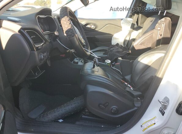 1C4PJMMBXPD110944 2023 JEEP CHEROKEE Белый Вид салона спереди
