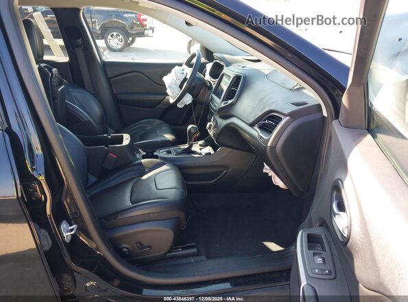 1C4PJMMN1ND545889 2022 JEEP CHEROKEE Черный Вид салона спереди