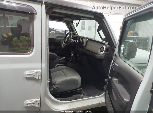 1C4PJXDG0RW313670 2024 JEEP WRANGLER Бирюзовый Вид салона спереди
