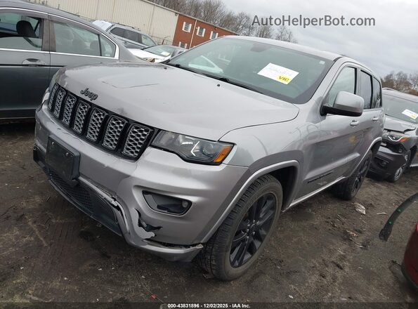 1C4RJFAG9HC714643 2017 JEEP GRAND CHEROKEE Серебряный Передняя левая четверть