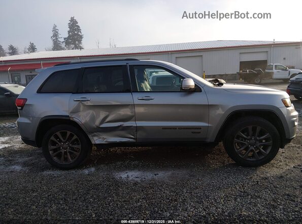 1C4RJFBG6GC384666 2016 JEEP GRAND CHEROKEE Серебряный Вид задней части салона