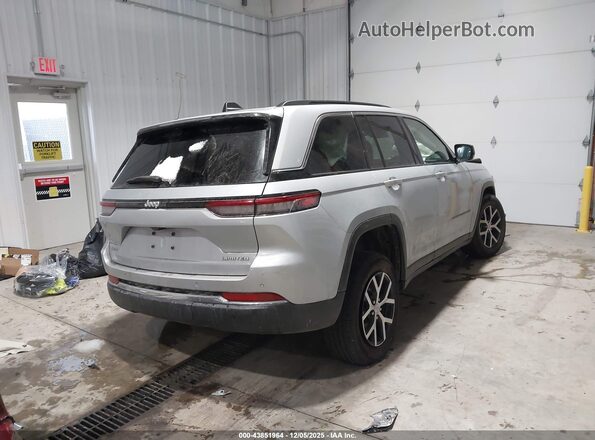 1C4RJHBG9SC272562 2025 JEEP GRAND CHEROKEE Silver Trasero derecho