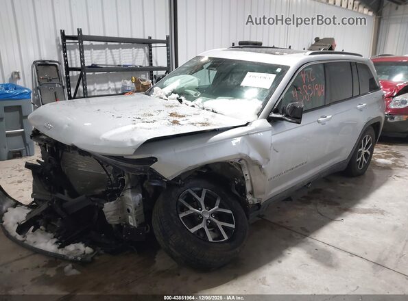 1C4RJHBG9SC272562 2025 JEEP GRAND CHEROKEE Silver Vista tres cuartos delantera izquierda