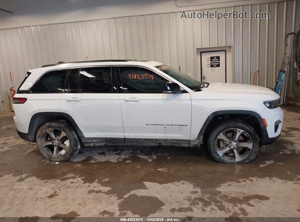 1C4RJYB66PC595921 2023 JEEP GRAND CHEROKEE 4XE White Vista interior trasera