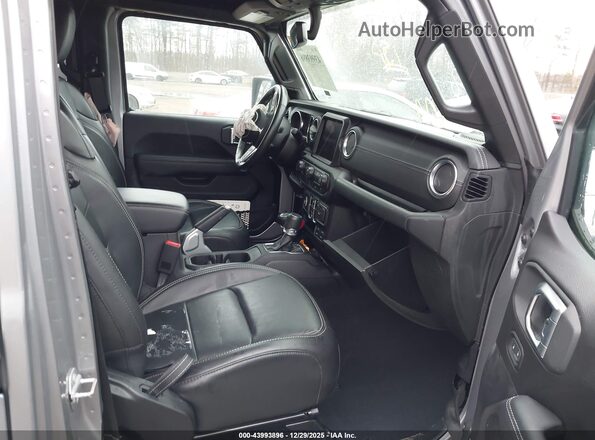 1C6HJTFG3LL133514 2020 JEEP GLADIATOR Silver Вид салону спереду