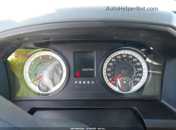 1C6RR7FT0JS343167 2018 RAM 1500 Black Հետևի նստատեղերի տեսք