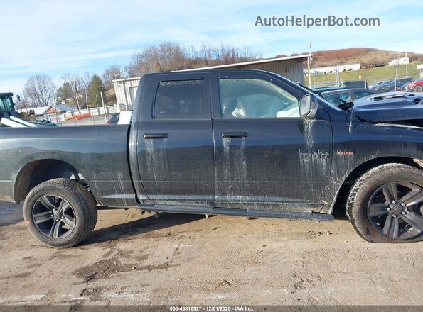 1C6RR7HT5JS116764 2018 RAM 1500 Черный Вид задней части салона