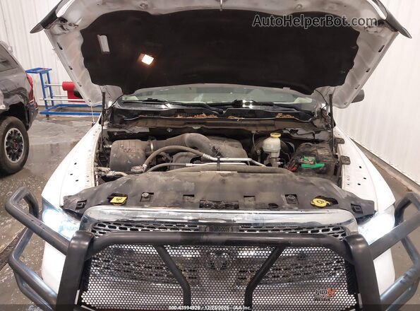1C6RR7VT5HS627101 2017 RAM 1500 White Widok z tyłu