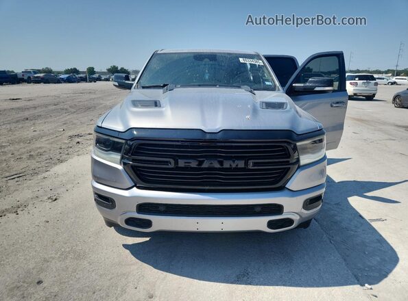 1C6RREJM4NN187627 2022 DODGE RAM Серебряный Вид спереди