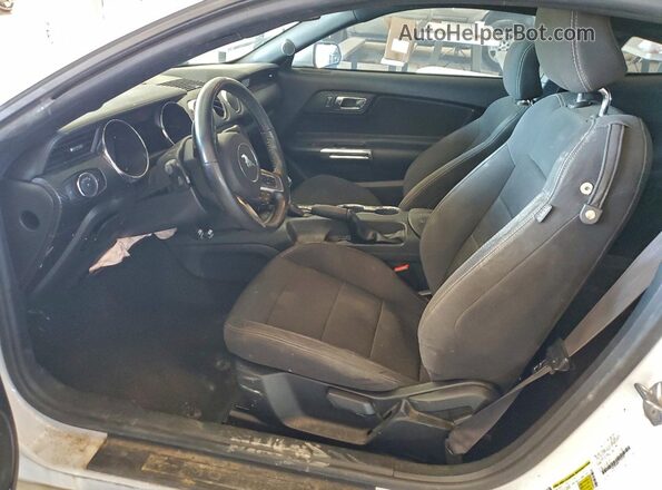 1FA6P8AM8G5220348 2016 FORD MUSTANG Белый Вид салона спереди