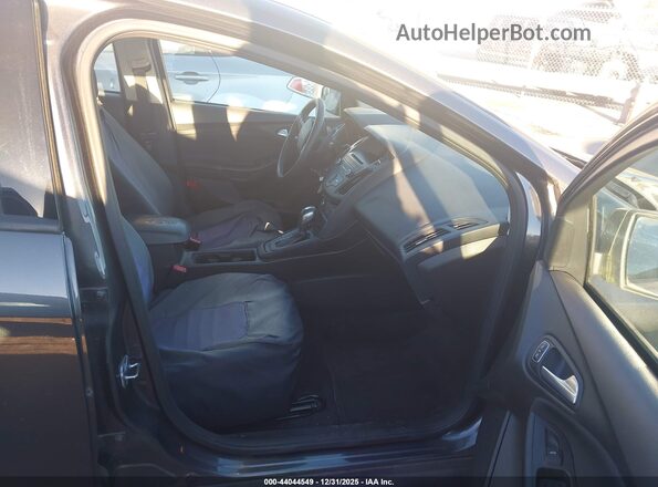 1FADP3F26GL365272 2016 FORD FOCUS Gray Front interior view