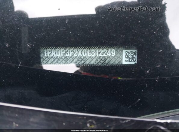 1FADP3F2XGL312249 2016 FORD FOCUS Black Engine compartment view