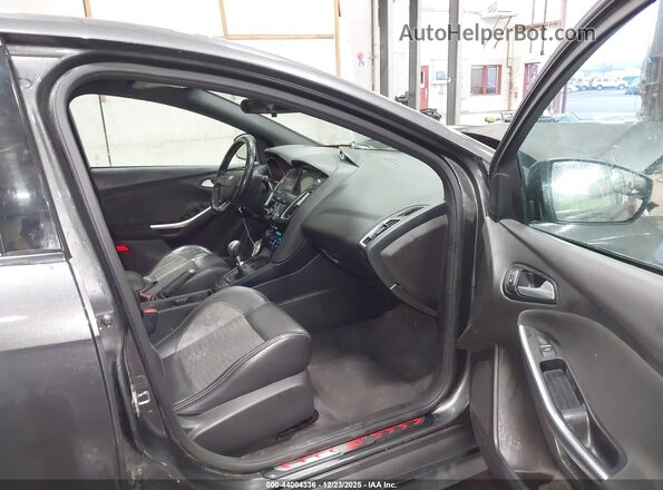1FADP3L91JL283040 2018 FORD FOCUS ST Серый Вид салона спереди