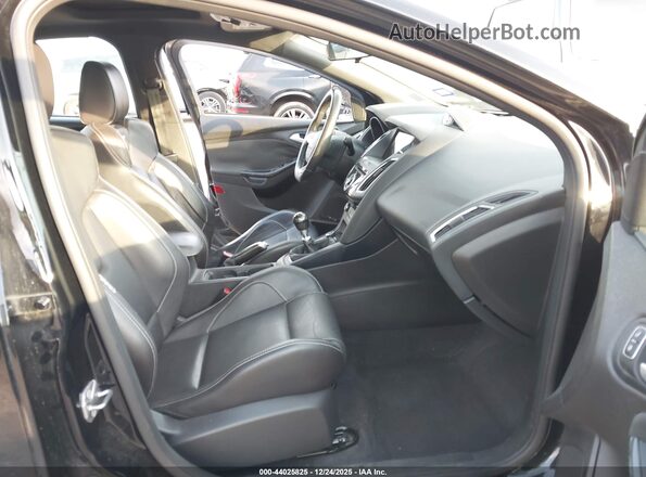 1FADP3L92GL390218 2016 FORD FOCUS ST Черный Вид салона спереди